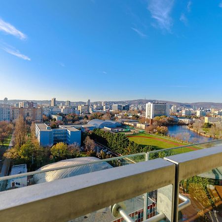 Sunny Apartment With Amazing Terrace On The 13Th Floor Near City Center Μπρατισλάβα Εξωτερικό φωτογραφία