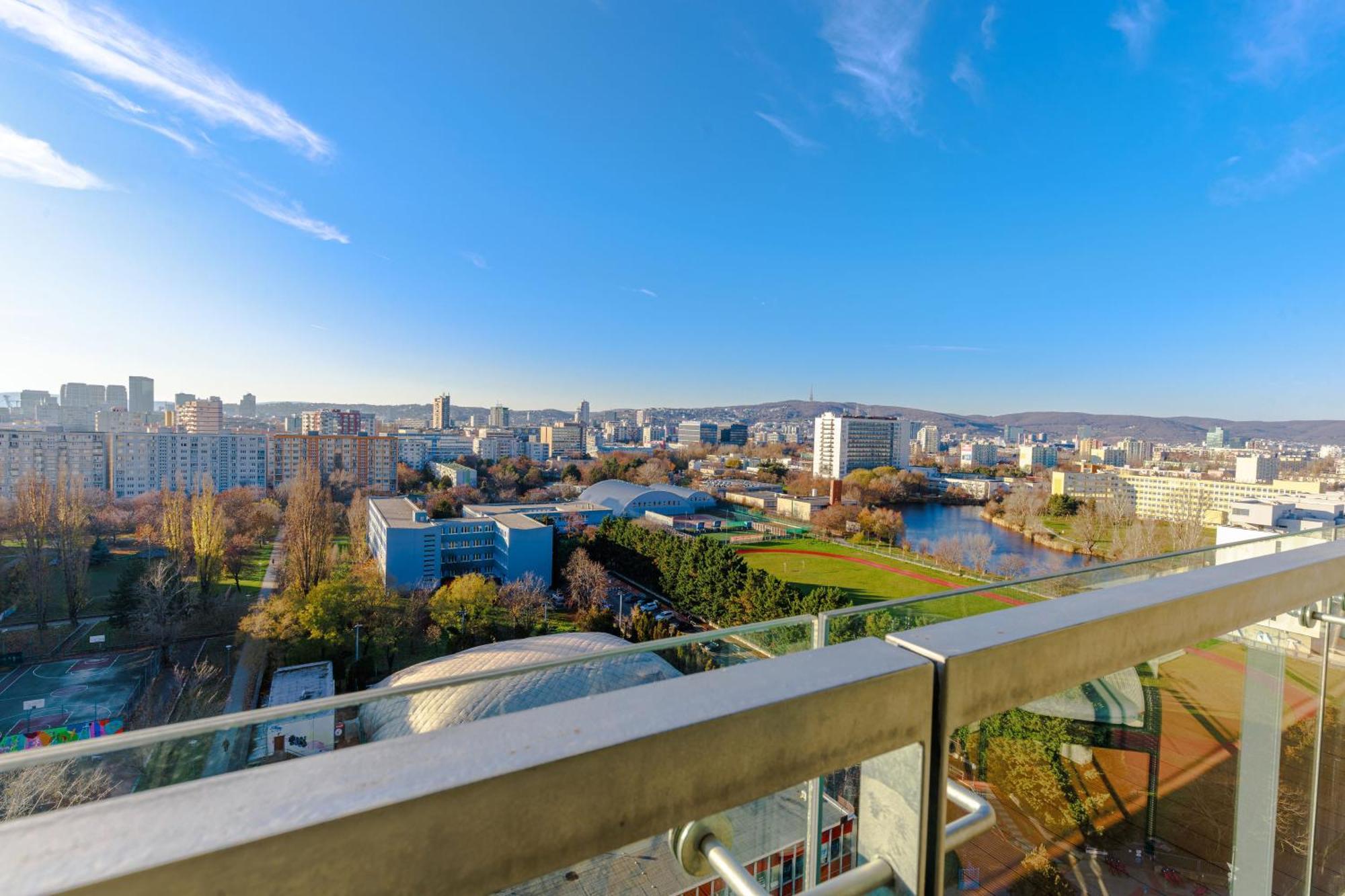 Sunny Apartment With Amazing Terrace On The 13Th Floor Near City Center Μπρατισλάβα Εξωτερικό φωτογραφία